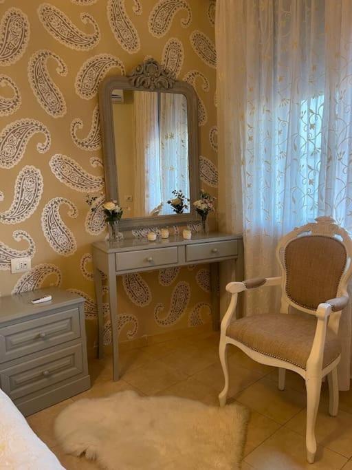 Stylish Central Apartment Tirana Exterior photo